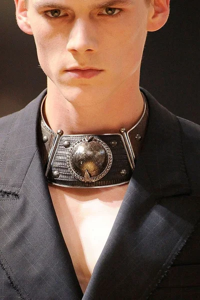 Look 1